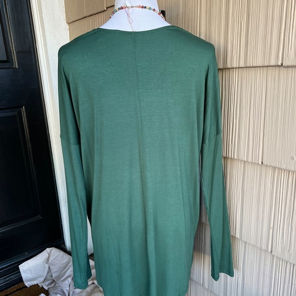 NWT Double Zero Forest green loose fit long vneck long sleeved blouse - Picture 3 of 3
